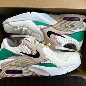 Nike Air Max Excee - brand new, never worn